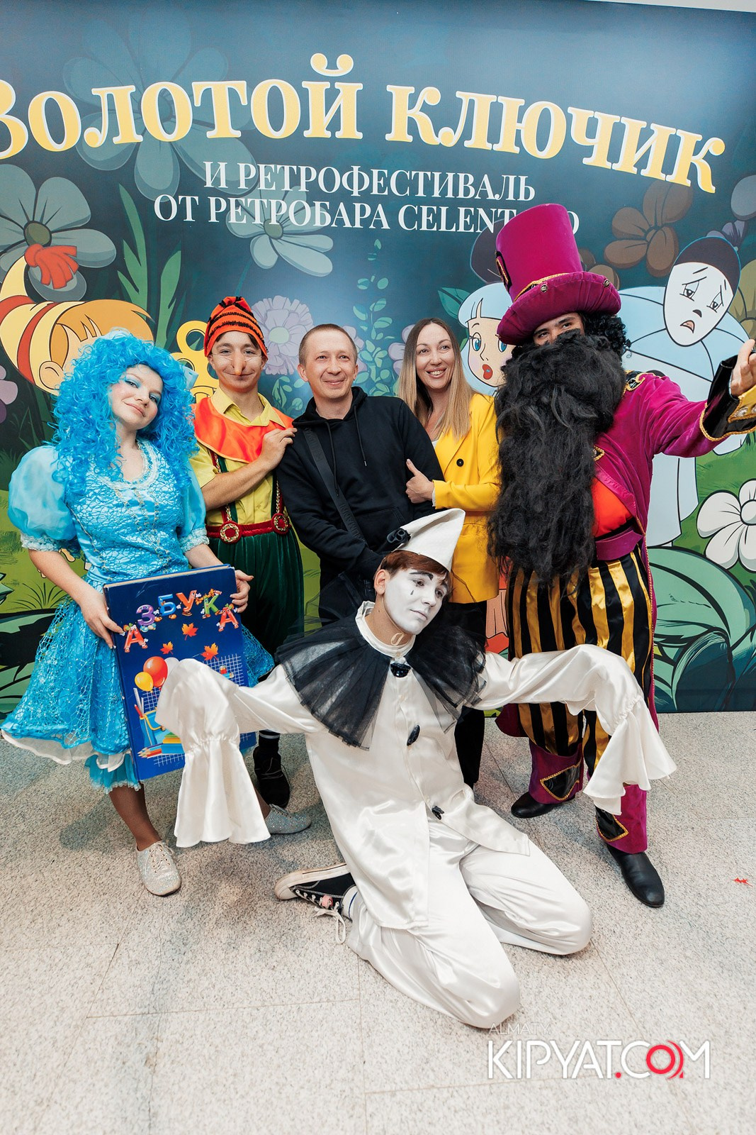 ЗОЛОТОЙ КЛЮЧИК И РЕТРОФЕСТИВАЛЬ ОТ РЕСТОБАРА CELENTANO. КИПЯТКОМ АЛМАТЫ!