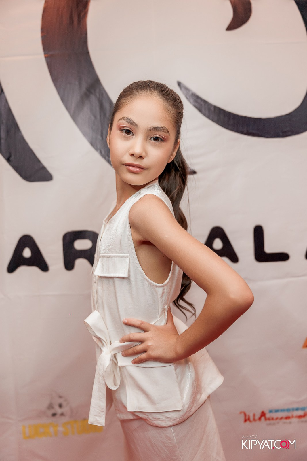 ПРЕЗЕНТАЦИЯ 10 ГРУППЫ КИНОПРОЕКТА STARBALALAR. КИПЯТКОМ АЛМАТЫ!