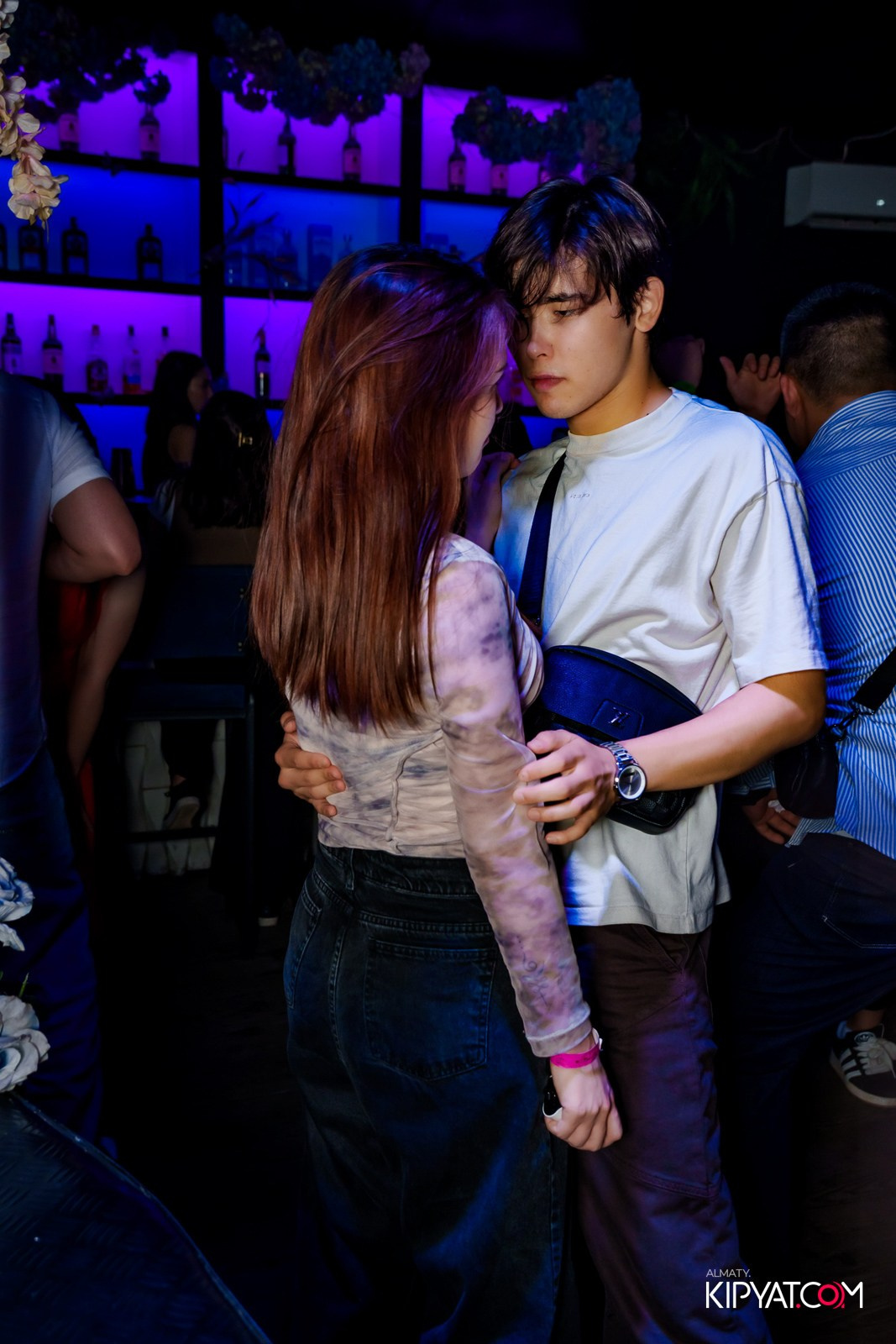 UYAT EMES BAR. КИПЯТКОМ АЛМАТЫ!