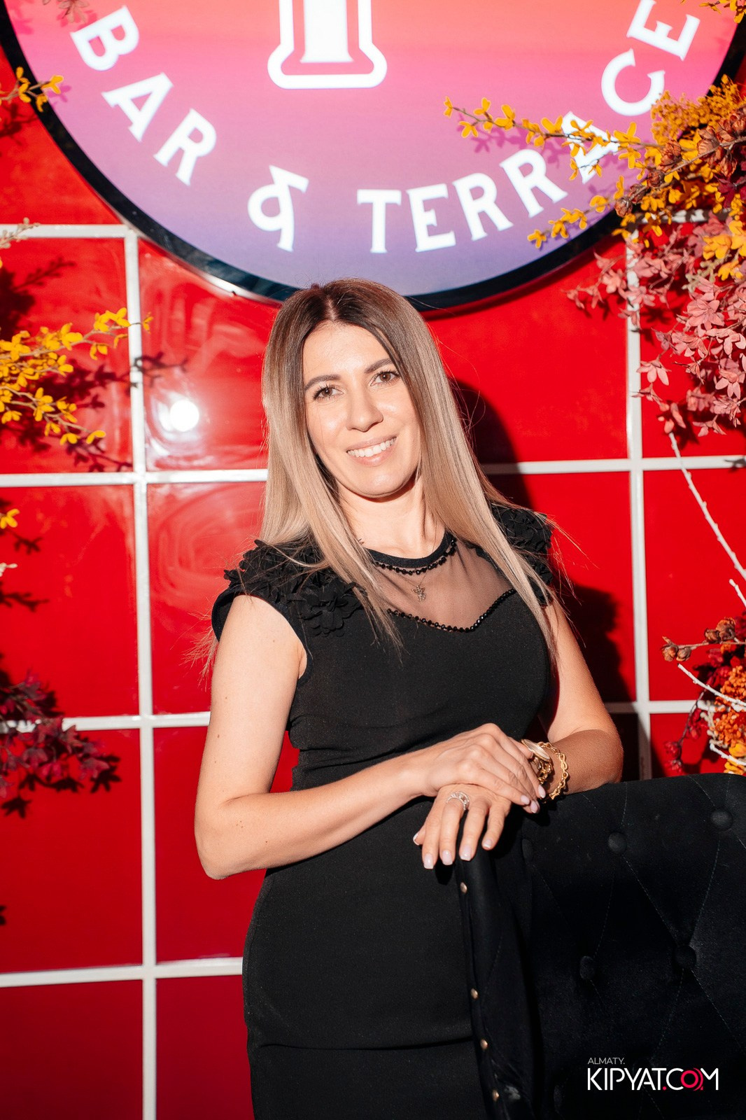 FRIENDS BAR & TERRACE. КИПЯТКОМ АЛМАТЫ!