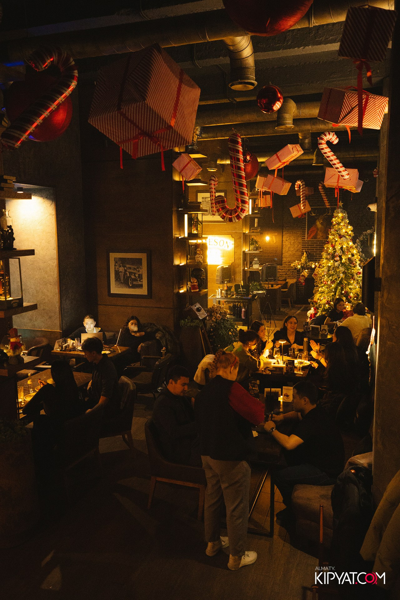 РЕСТО-БАР СКАНДАЛИСТЪ. КИПЯТКОМ АЛМАТЫ! Фотосъемка мероприятий в Алматы