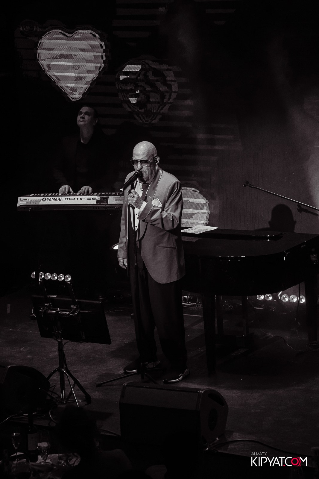 МИХАИЛ ШУФУТИНСКИЙ С СОЛЬНЫМ КОНЦЕРТОМ В QUEEN ALMATY. КИПЯТКОМ АЛМАТЫ!