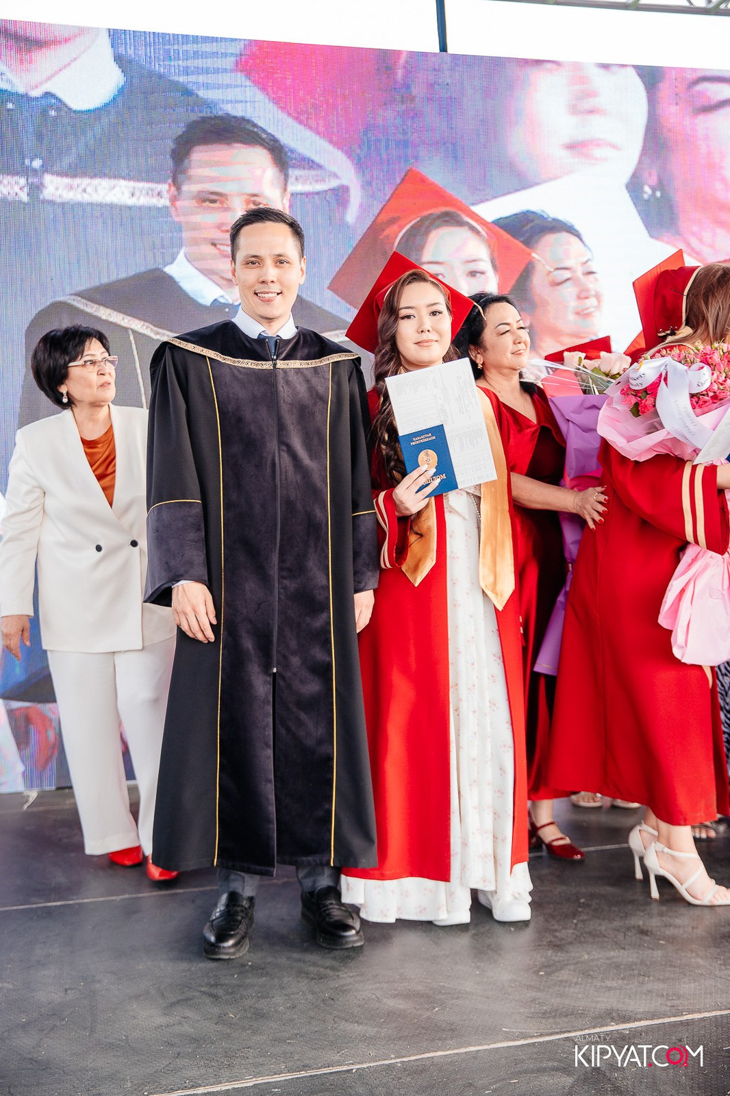 ВРУЧЕНИЕ ДИПЛОМОВ — НАРХОЗ КОЛЛЕДЖ. Part 3. КИПЯТКОМ АЛМАТЫ!
