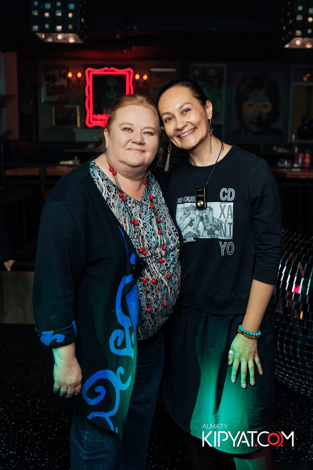 ПРЕЗЕНТАЦИЯ КНИГИ ВИКТОРА ЕЛИСЕЕВА. КИПЯТКОМ АЛМАТЫ!