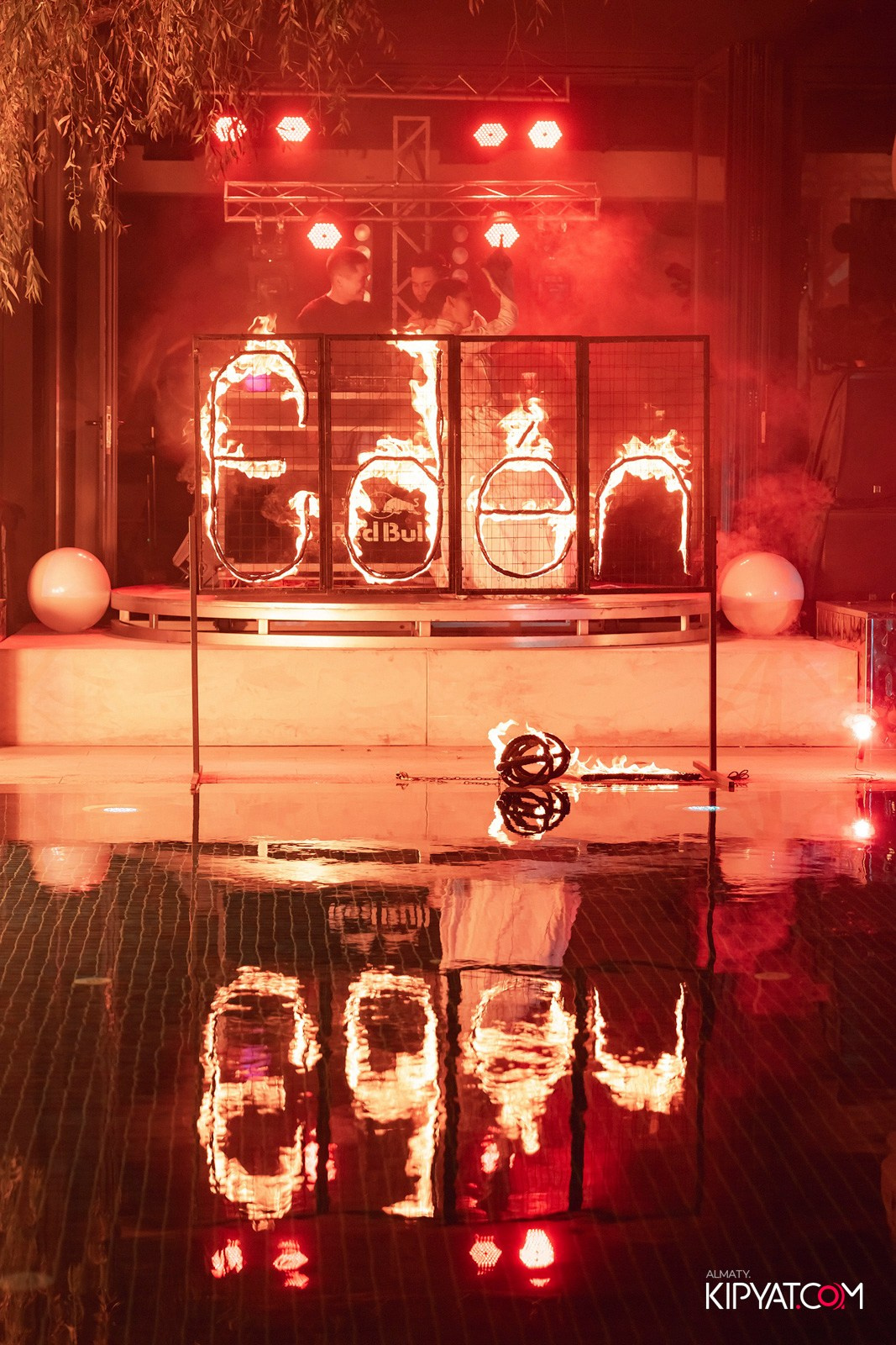 EDEN POOL & BAR. КИПЯТКОМ АЛМАТЫ!