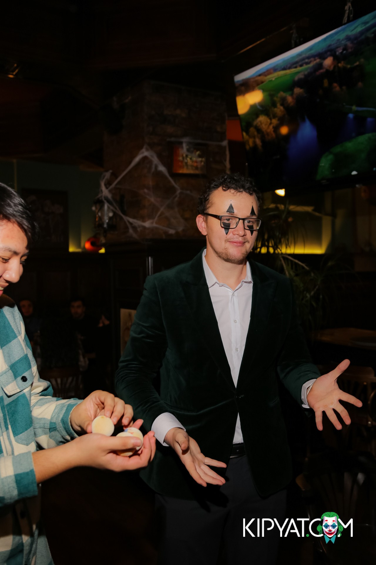 БОЧОНОК НА НАЗАРБАЕВА. КИПЯТКОМ АЛМАТЫ!