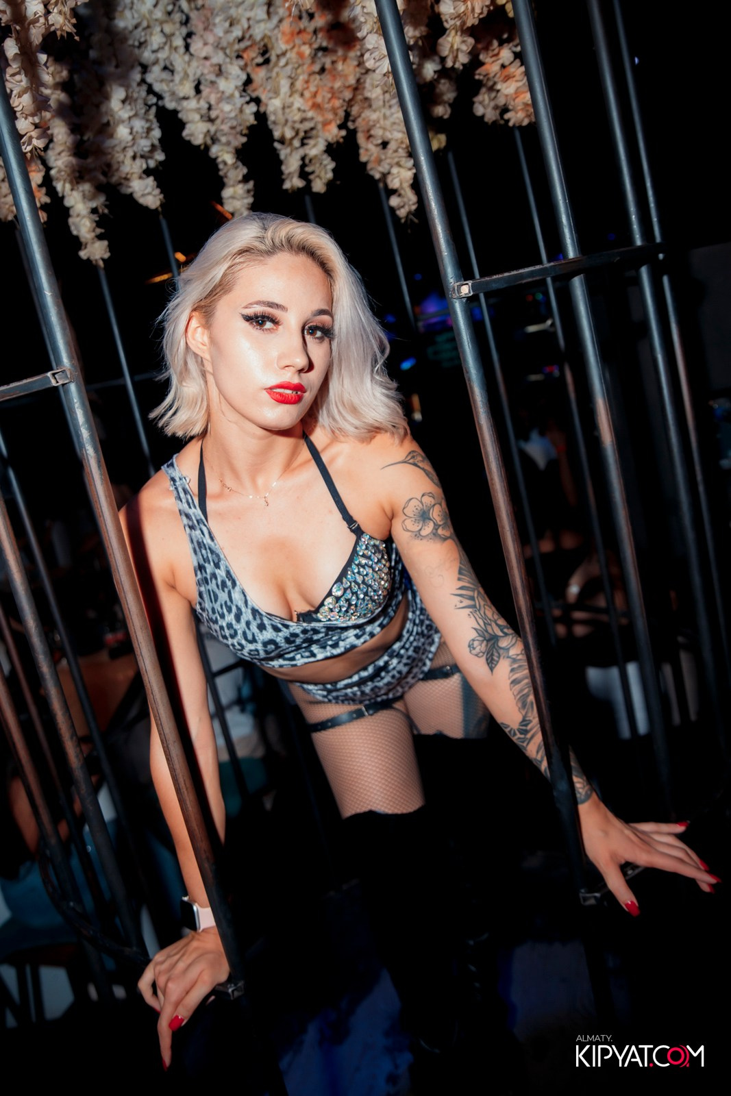 UYAT EMES BAR. КИПЯТКОМ АЛМАТЫ!