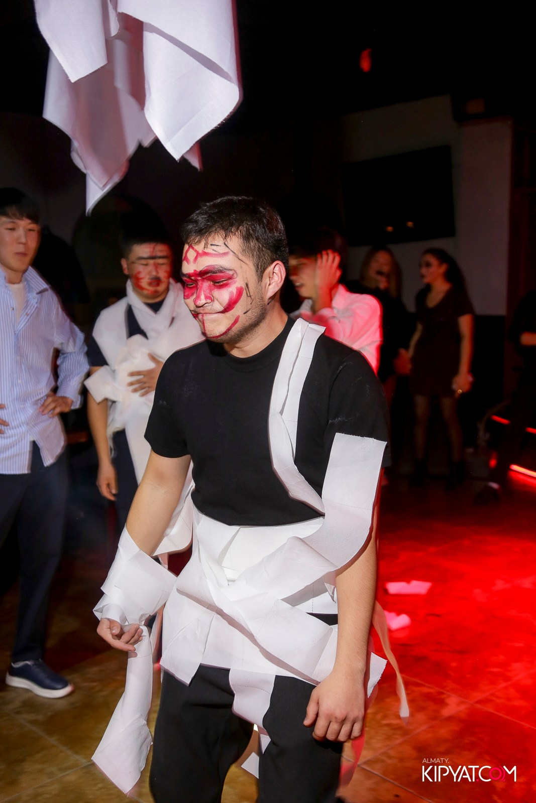 ARAGOSTA ДИСКО-БАР. КИПЯТКОМ АЛМАТЫ!