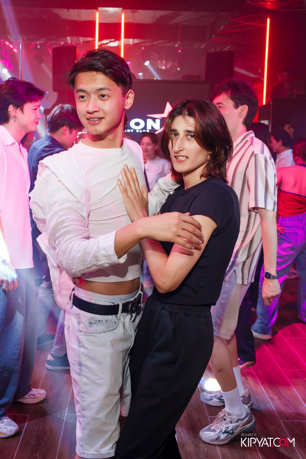 НОЧНОЙ КЛУБ ICON. КИПЯТКОМ АЛМАТЫ!
