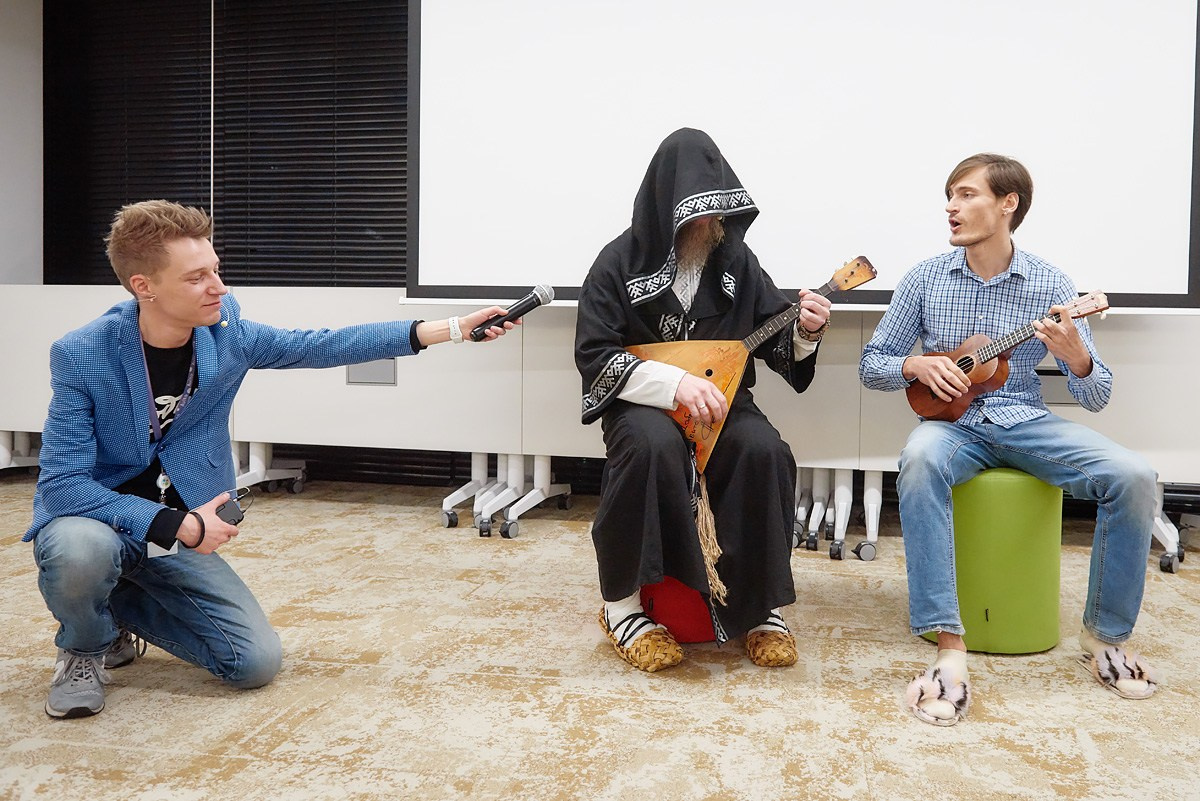 Нейромонах Феофан в Avito. Репортажный фотограф в Москве Вадим Францев