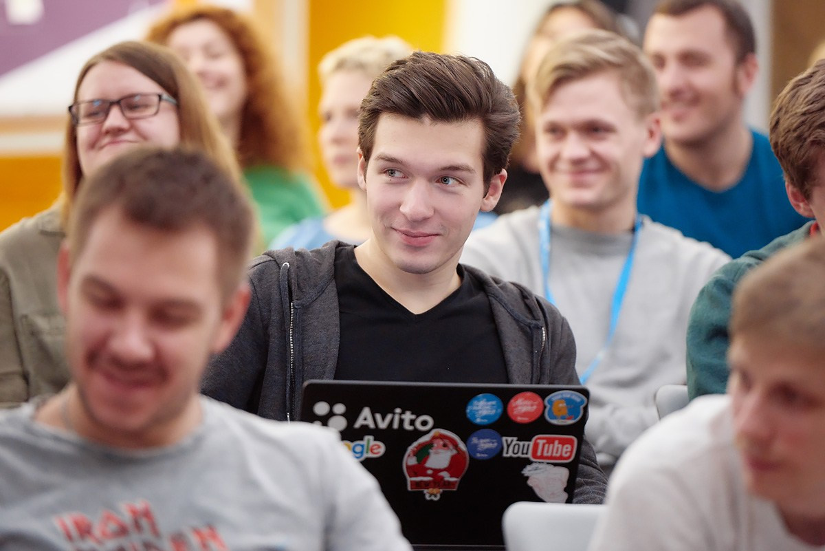 Нейромонах Феофан в Avito. Репортажный фотограф в Москве Вадим Францев