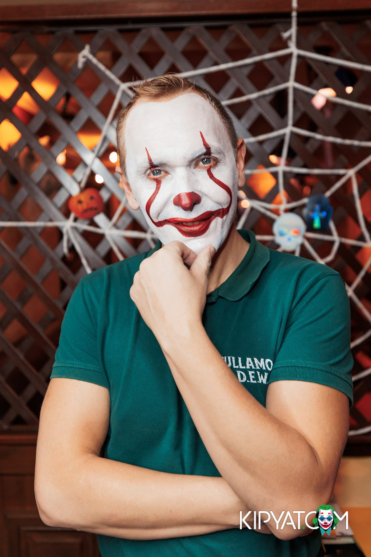 DICKENS RESTAURANT & BAR. КИПЯТКОМ АЛМАТЫ!