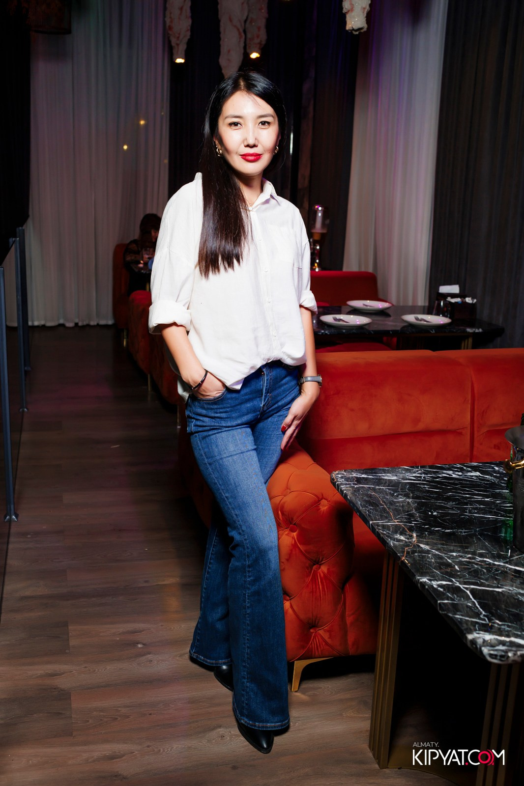 БАР ПАНАЕХАЛИ НА ТОЛЕ БИ. КИПЯТКОМ АЛМАТЫ!