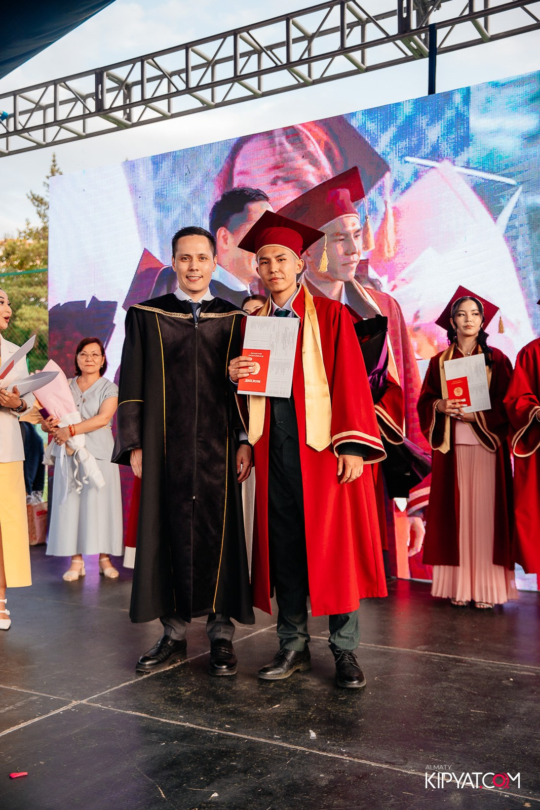 ВРУЧЕНИЕ ДИПЛОМОВ — НАРХОЗ КОЛЛЕДЖ. Part 4. КИПЯТКОМ АЛМАТЫ!