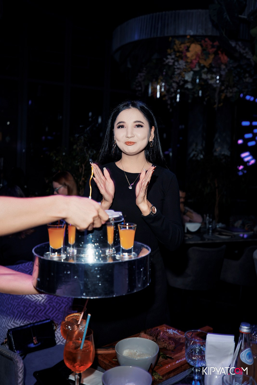 FRIENDS BAR & TERRACE. КИПЯТКОМ АЛМАТЫ! Фотосъемка мероприятий в Алматы