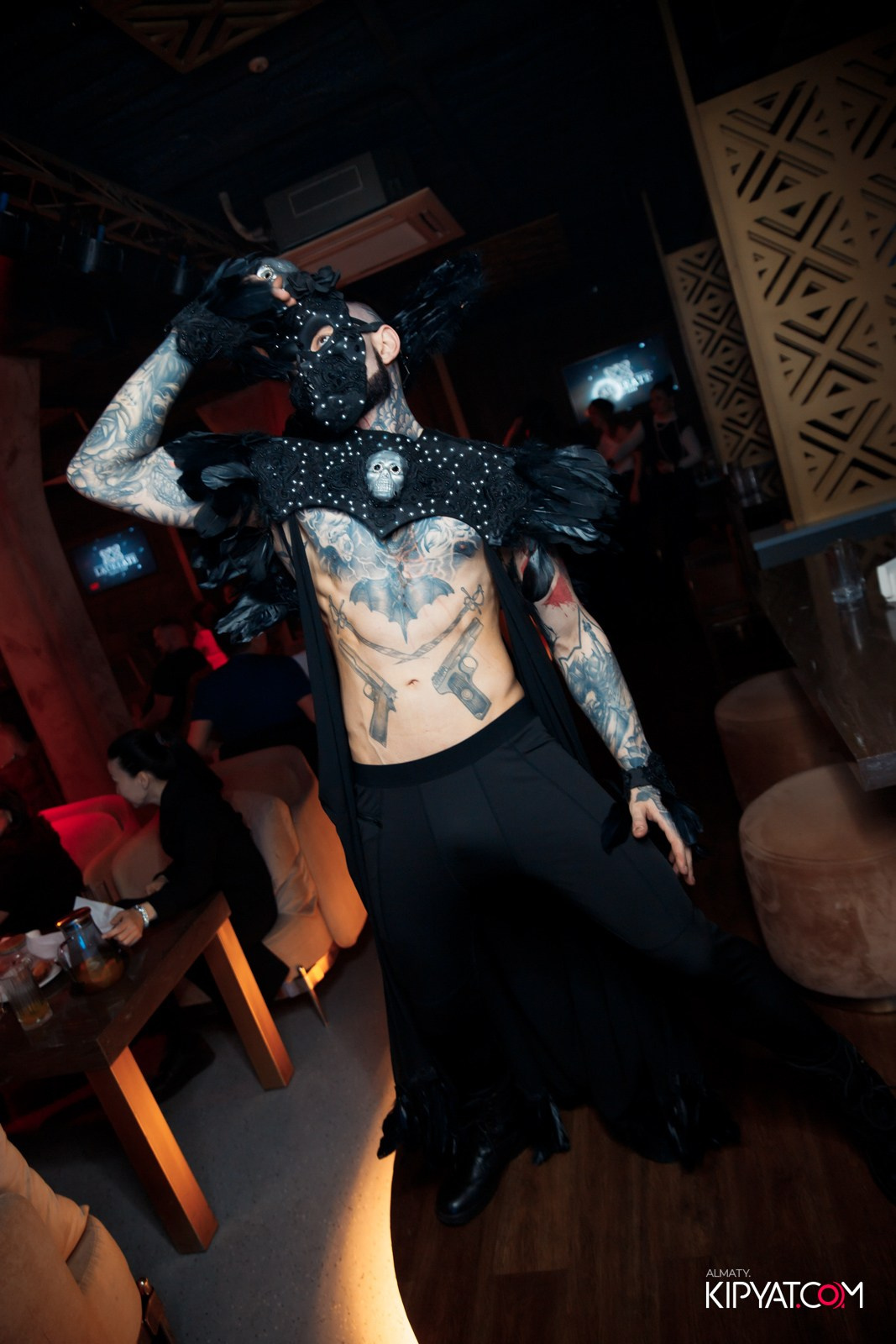 LAUREATE KARAOKE HALL. КИПЯТКОМ АЛМАТЫ!