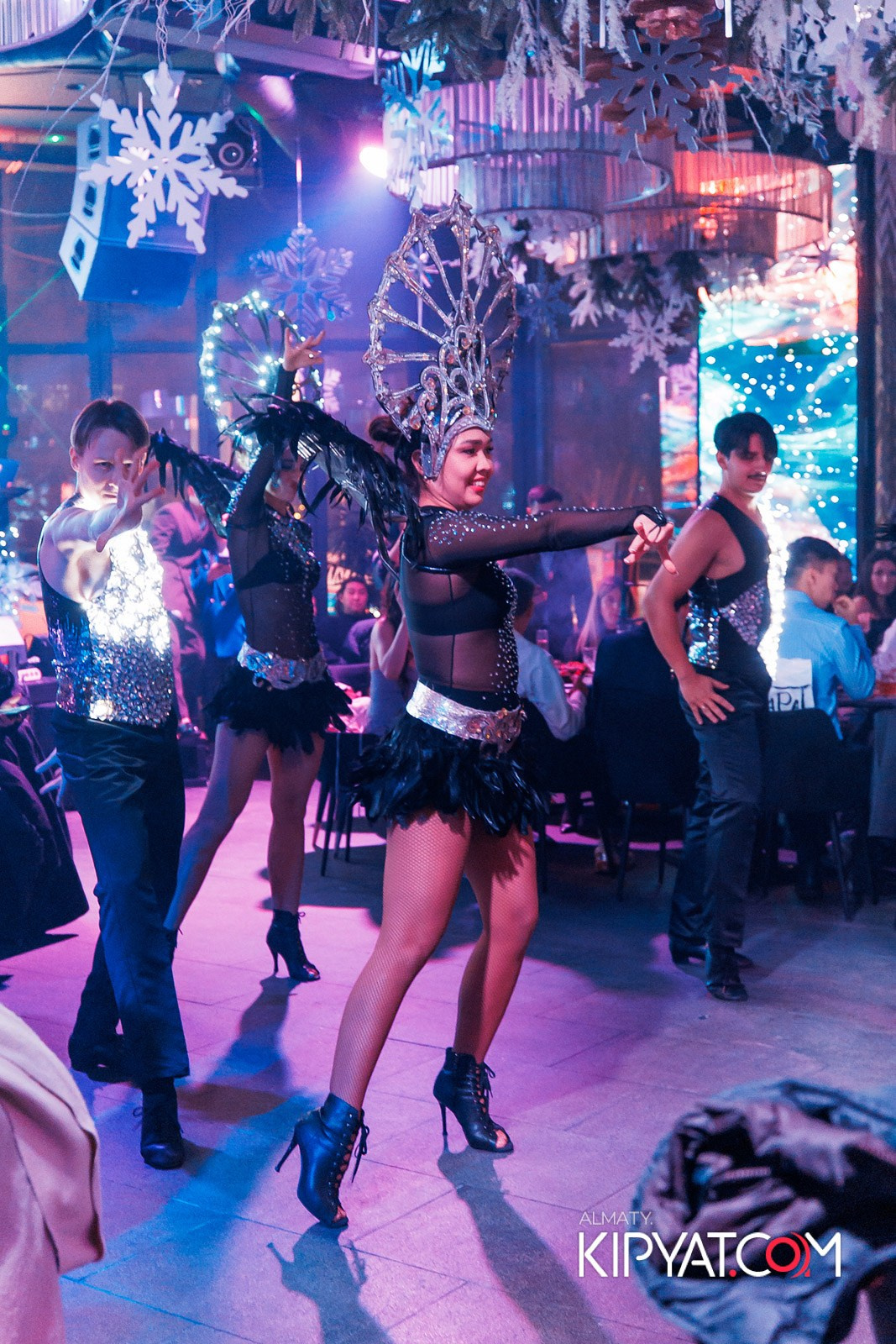 FRIENDS BAR & TERRACE. КИПЯТКОМ АЛМАТЫ!