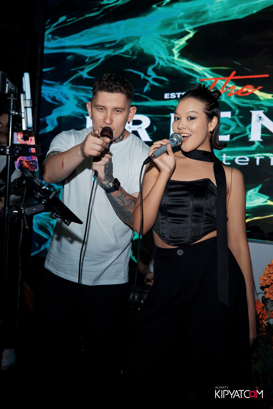 FRIENDS BAR & TERRACE. КИПЯТКОМ АЛМАТЫ!