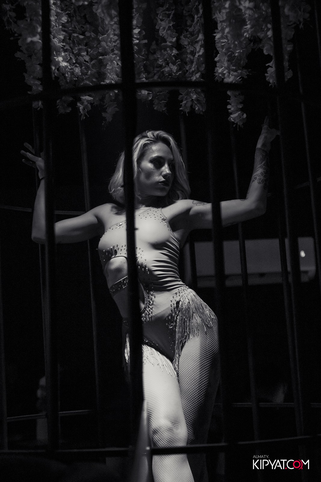 UYAT EMES BAR. КИПЯТКОМ АЛМАТЫ!