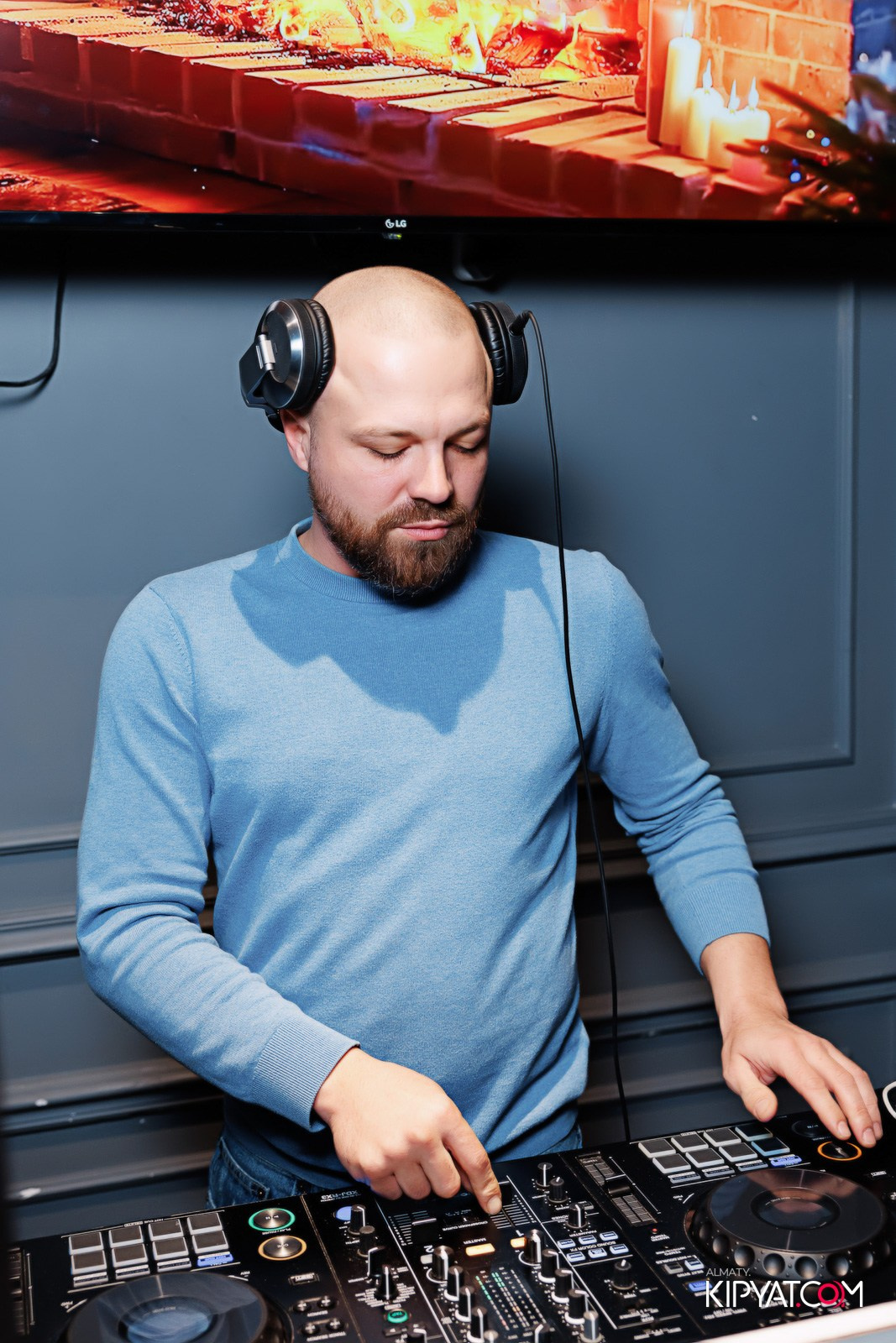 LAUREATE GRAND CAFÉ. КИПЯТКОМ АЛМАТЫ!