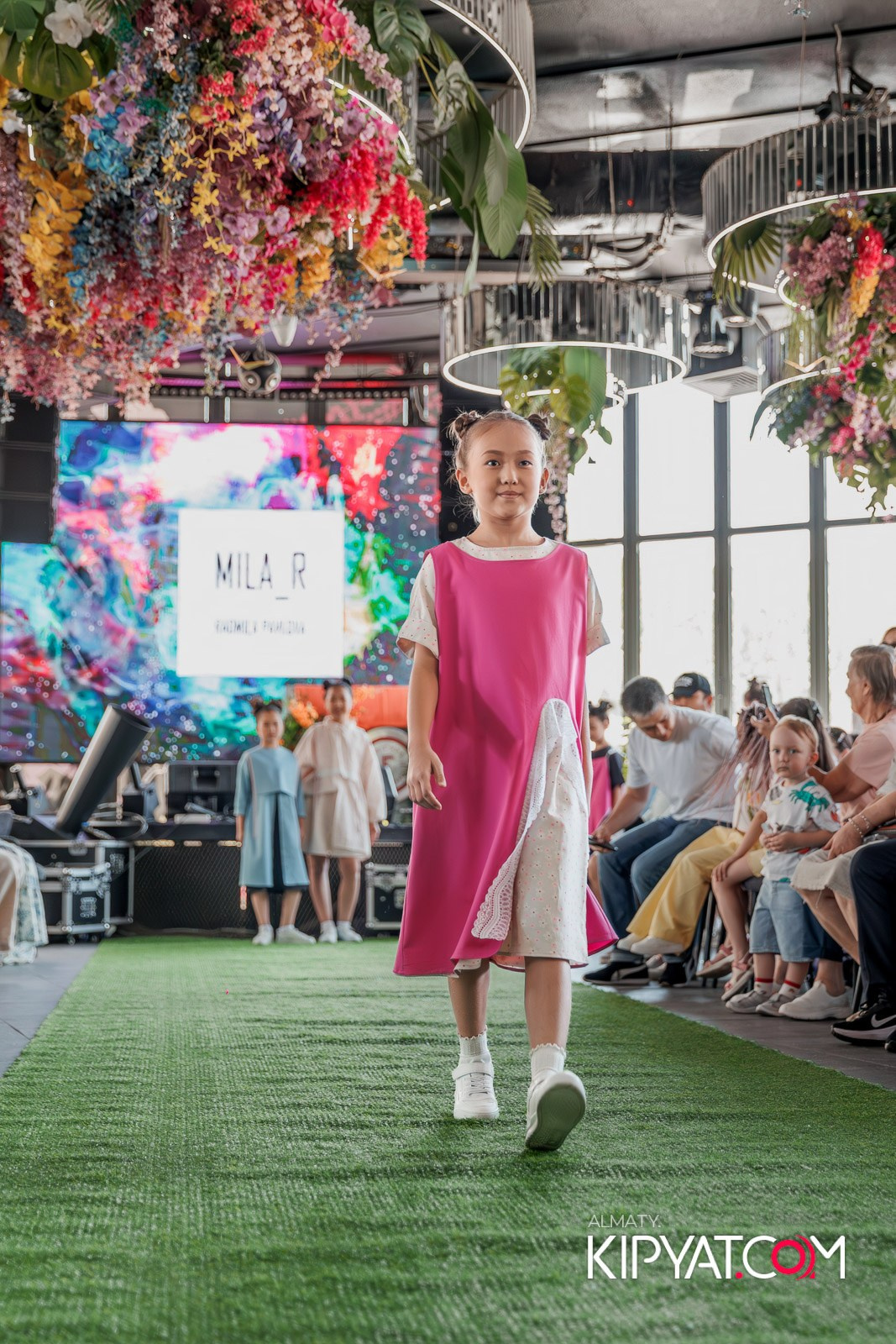 PROM KIDS FASHION SHOW. КИПЯТКОМ АЛМАТЫ!