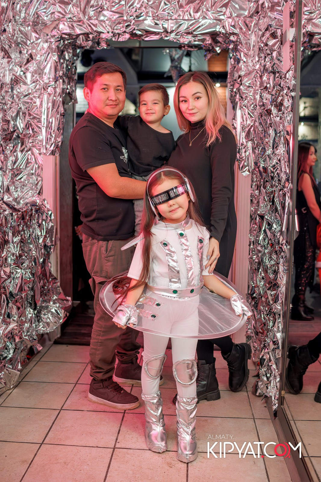 НОВОГОДНИЙ ОТЧЕТНЫЙ КОНЦЕРТ МУЗЫКАЛЬНОЙ ШКОЛЫ «SOULWAY». КИПЯТКОМ АЛМАТЫ!