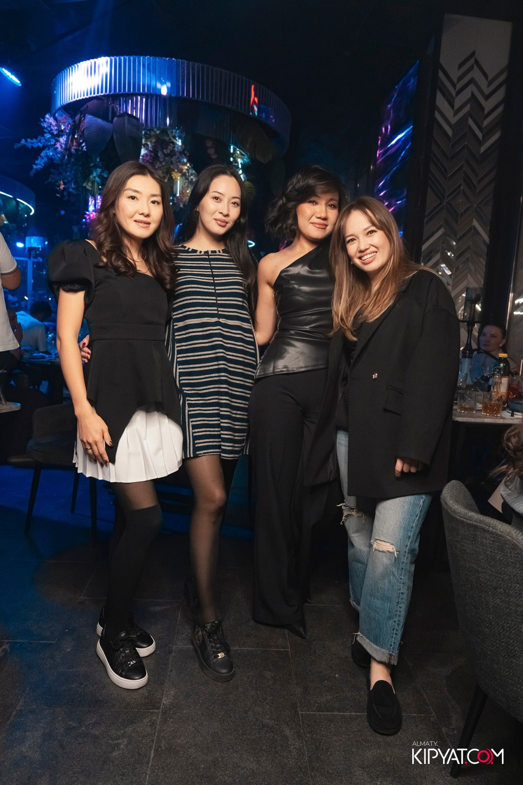 FRIENDS BAR & TERRACE. КИПЯТКОМ АЛМАТЫ!