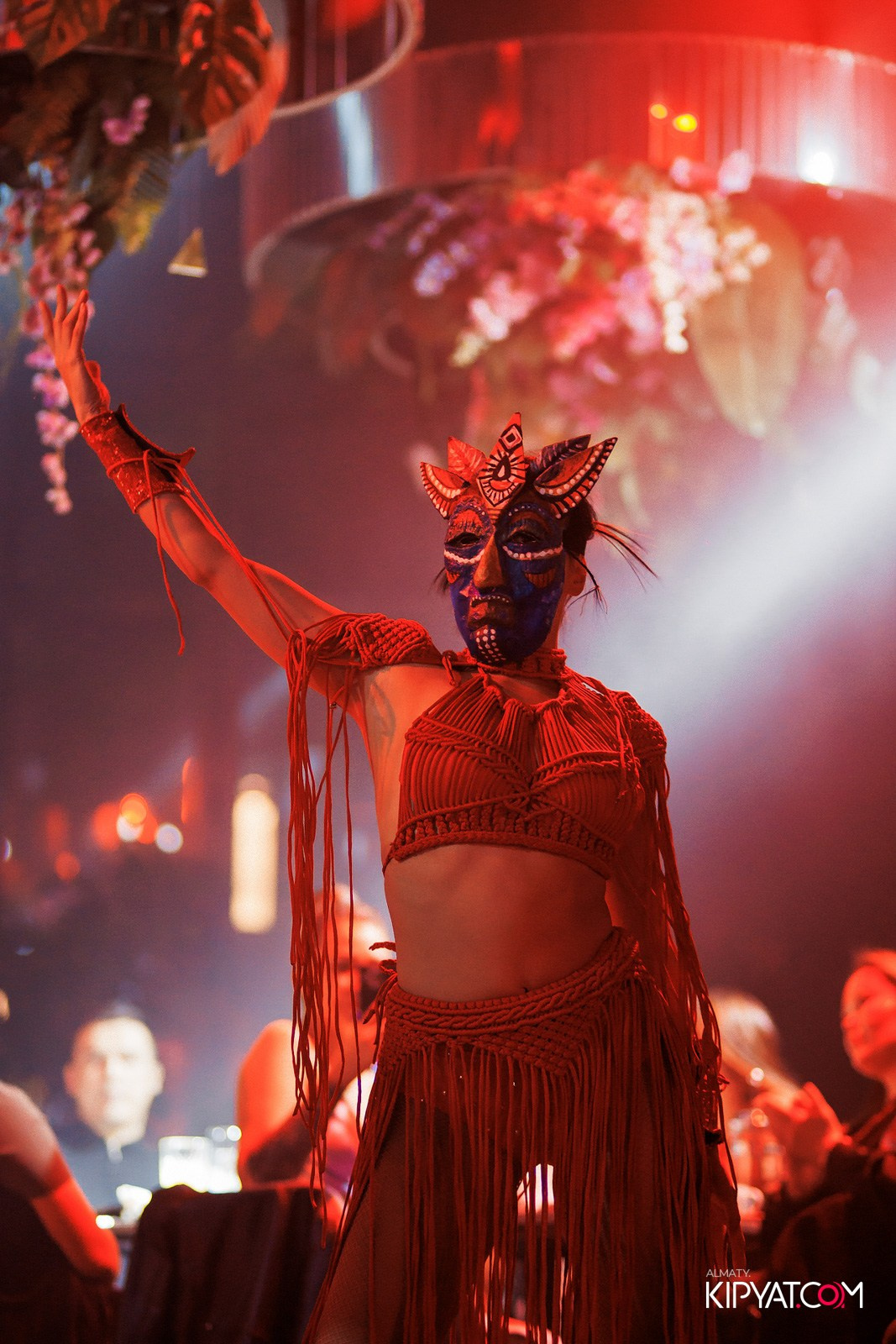 FRIENDS BAR & TERRACE. КИПЯТКОМ АЛМАТЫ!