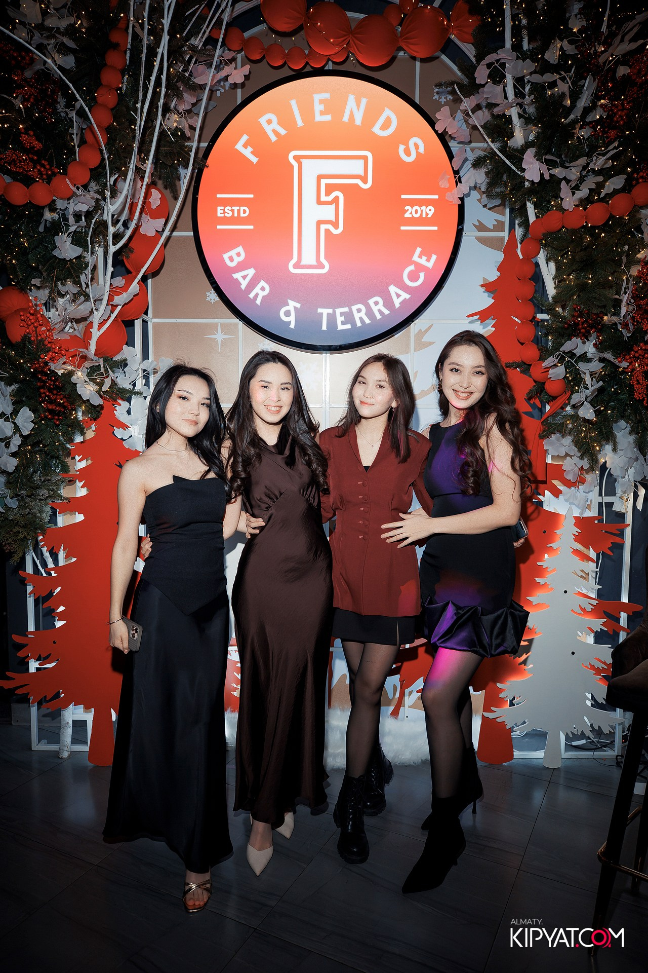 FRIENDS BAR & TERRACE. КИПЯТКОМ АЛМАТЫ! Фотосъемка мероприятий в Алматы