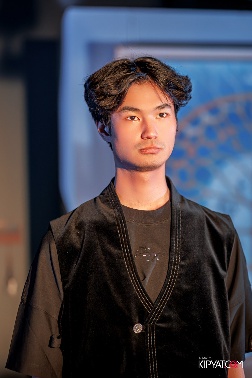 FASHION ПОКАЗ, КАЗАХСКОЙ НАЦИОНАЛЬНОЙ ОДЕЖДЫ. КИПЯТКОМ АЛМАТЫ!