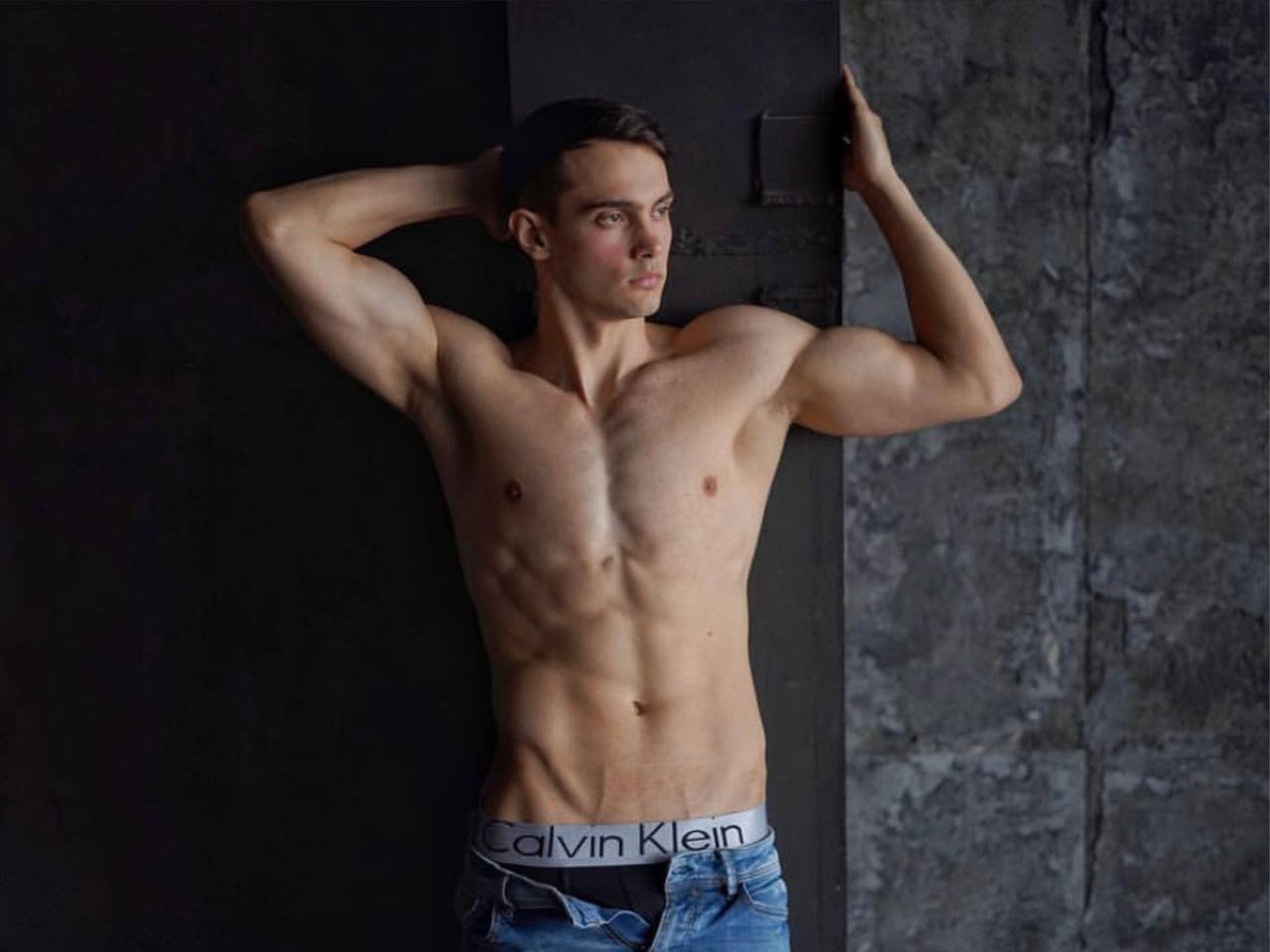 Модельное агентство MODELS INDUSTRY. Поиск новых лиц. Работа в других странах. Москва, Санкт-Петербург, Новосибирск, Екатеринбург, Казань. Международное модельное агентство MODELS INDUSTRY в Новосибирске