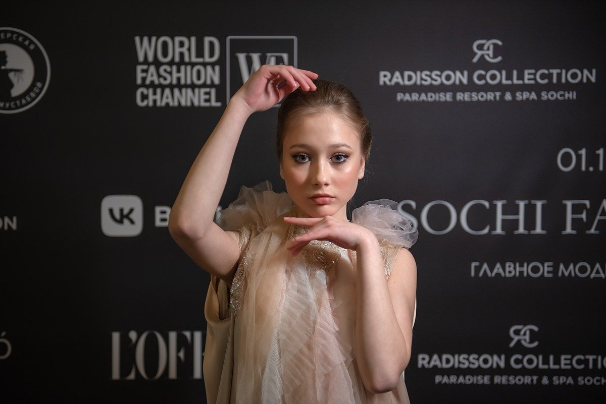 SochiFashionWeek2024 дизайнер Анохина Светлана. Семейный и коммерческий фотограф в Сочи Александр Бодунов
