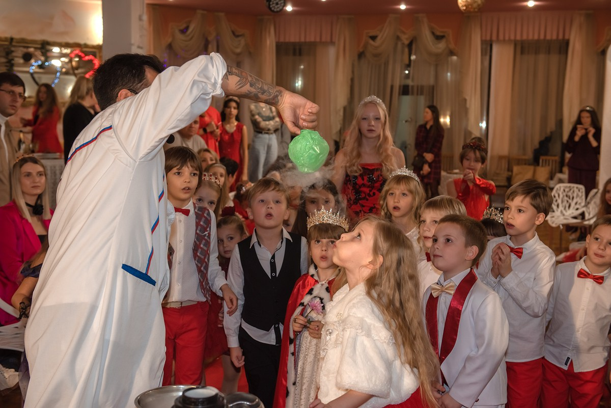 Выпускной в детской школе моделей HAPPYkids 2024. Семейный и коммерческий фотограф в Сочи Александр Бодунов