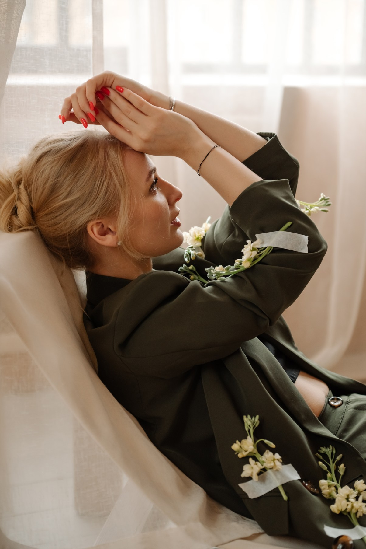 Индивидуальная. Деловой образ с цветами. Свадебный и сеейный фотограф в Санкт-Петербурге Елена Худякова