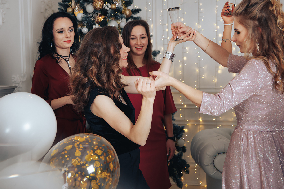 Фотосъемка девичника в фотостудии Арт База в Твери. Светлана Иванова - профессиональный фотограф