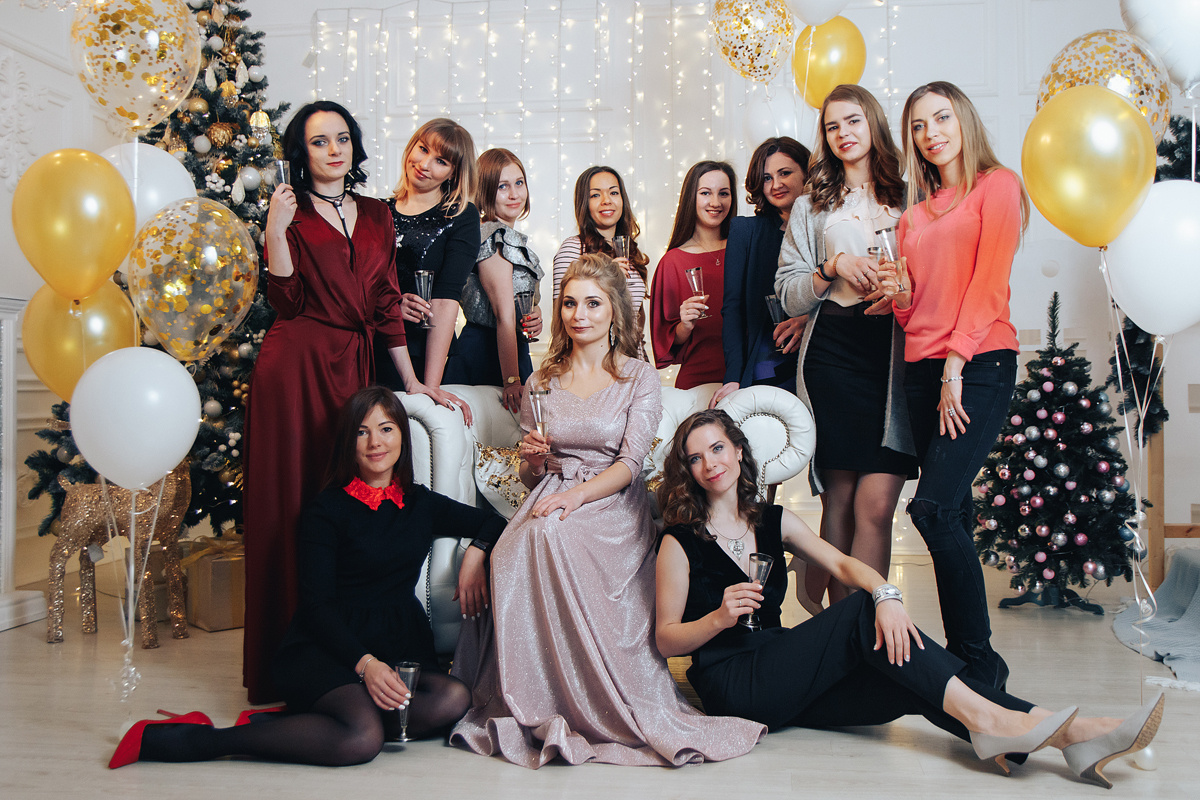 Фотосъемка девичника в фотостудии Арт База в Твери. Светлана Иванова - профессиональный фотограф