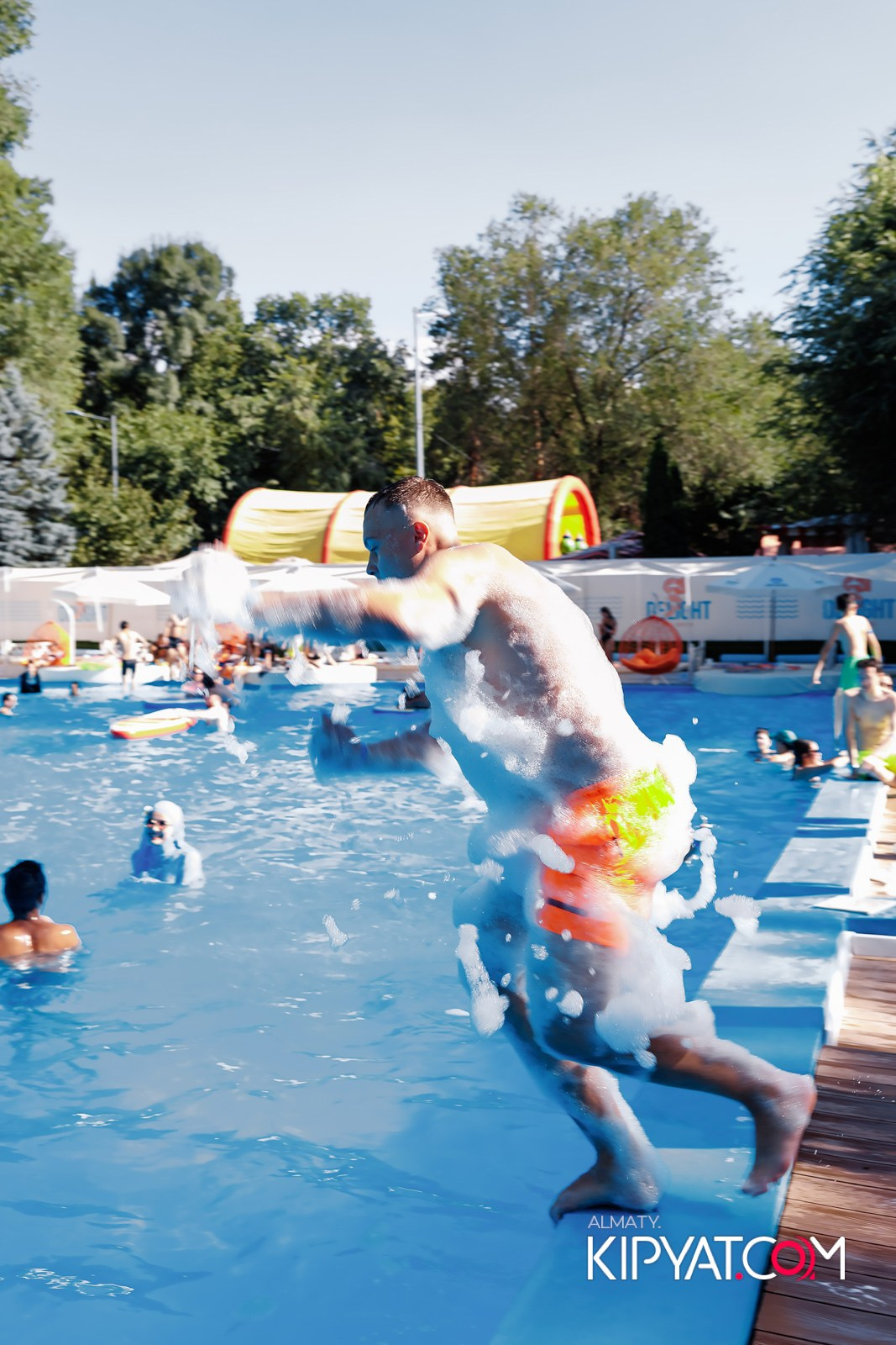 ПЕННАЯ ВЕЧЕРИНКА/ДЫМОВОЕ ШОУ/БАССЕЙН DELIGHT POOL. КИПЯТКОМ АЛМАТЫ!