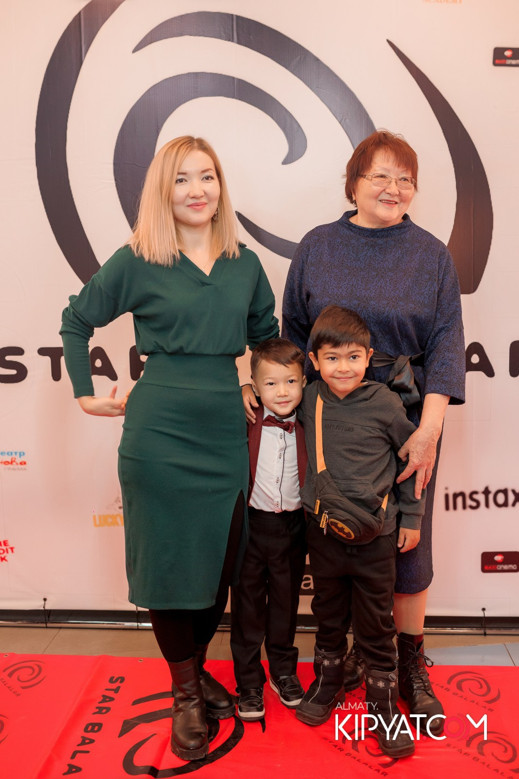 ПРЕЗЕНТАЦИЯ 8 ГРУППЫ КИНОПРОЕКТА «STARBALALAR». КИПЯТКОМ АЛМАТЫ!