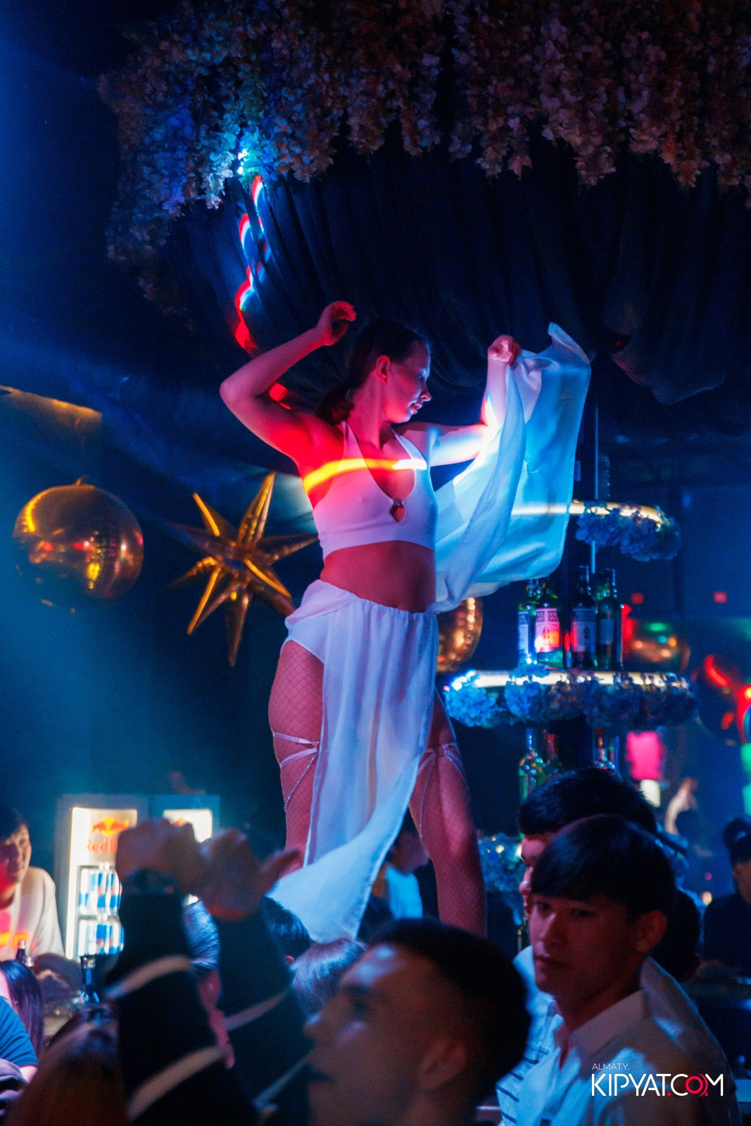 UYAT EMES BAR. КИПЯТКОМ АЛМАТЫ!