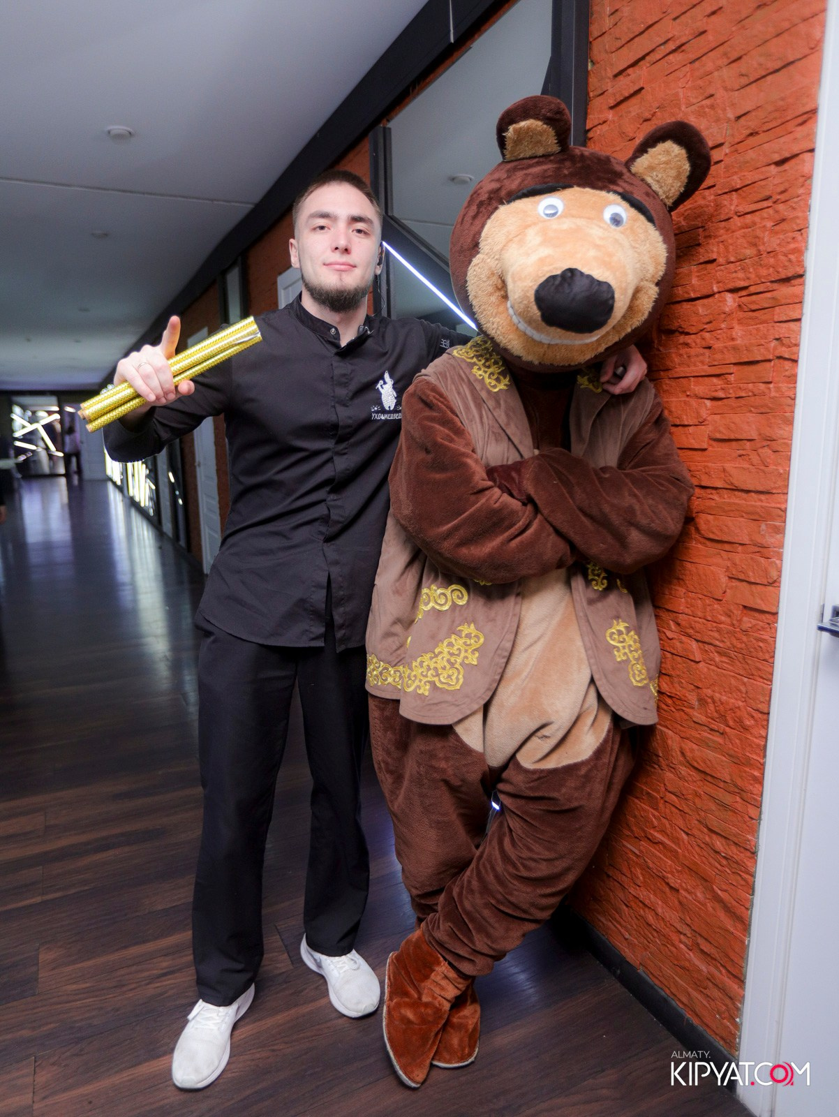 УХО И МЕДВЕДЬ НА САИНА. КИПЯТКОМ АЛМАТЫ! Фотосъемка мероприятий в Алматы