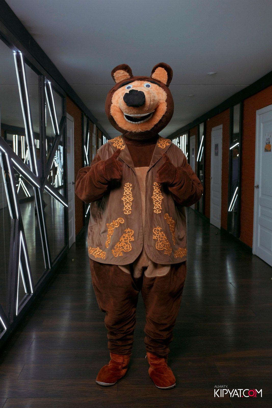 УХО И МЕДВЕДЬ НА САИНА. КИПЯТКОМ АЛМАТЫ! Фотосъемка мероприятий в Алматы