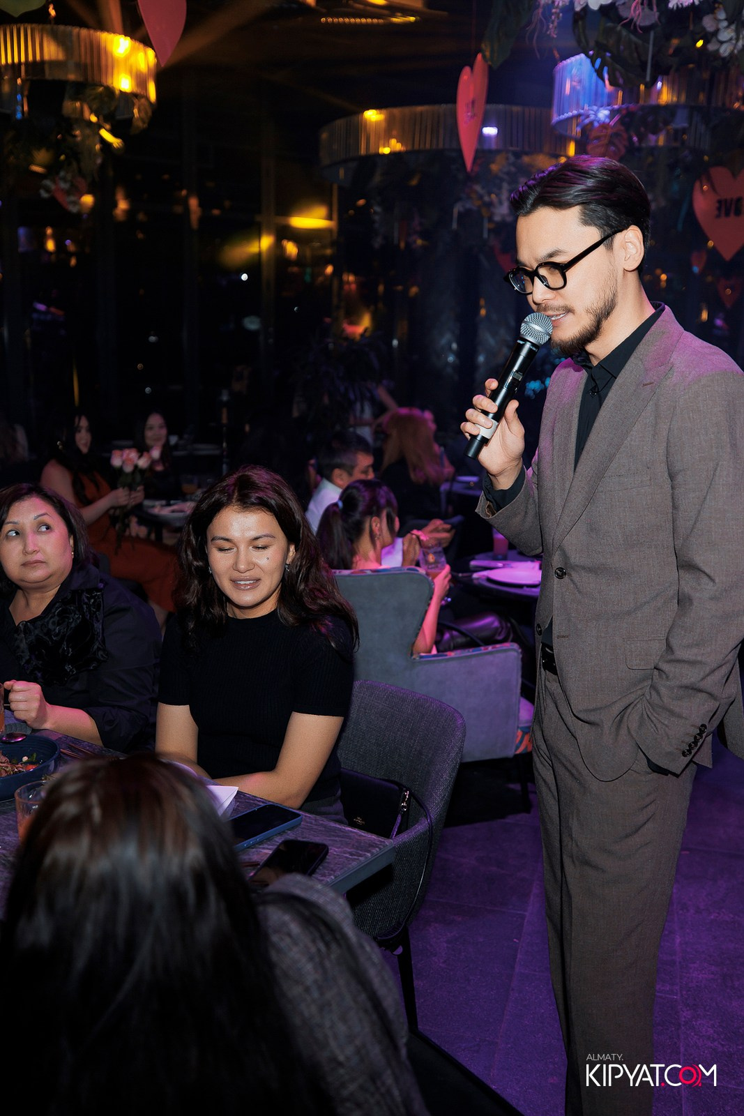 FRIENDS BAR & TERRACE. КИПЯТКОМ АЛМАТЫ! Фотосъемка мероприятий в Алматы