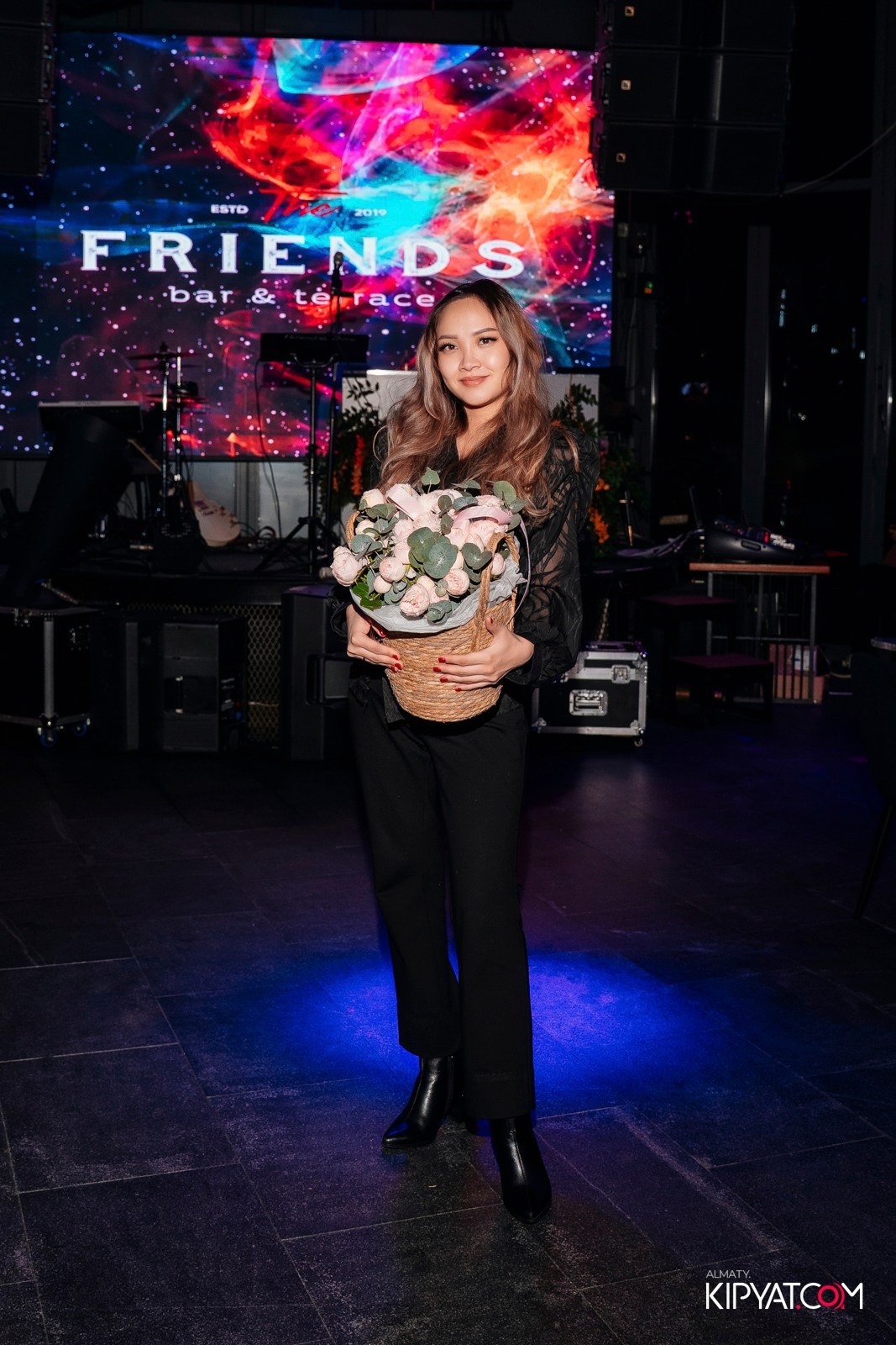 FRIENDS BAR & TERRACE. КИПЯТКОМ АЛМАТЫ!