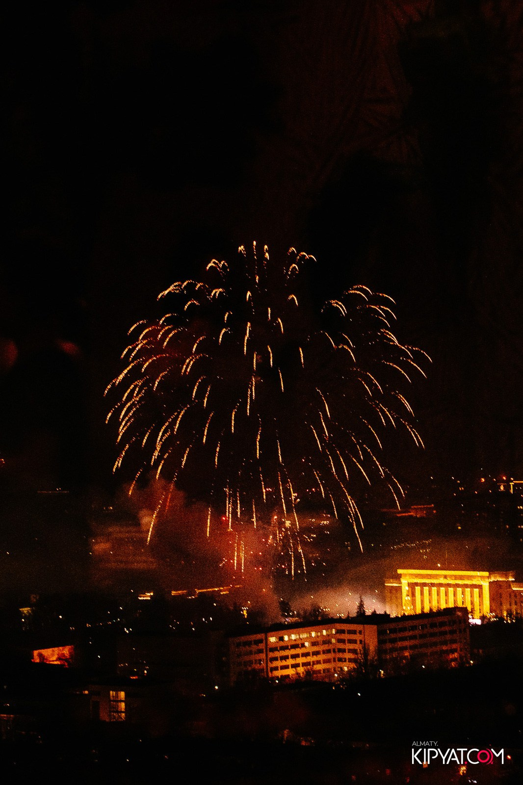 РЕСТОРАН BARFLY. КИПЯТКОМ АЛМАТЫ!