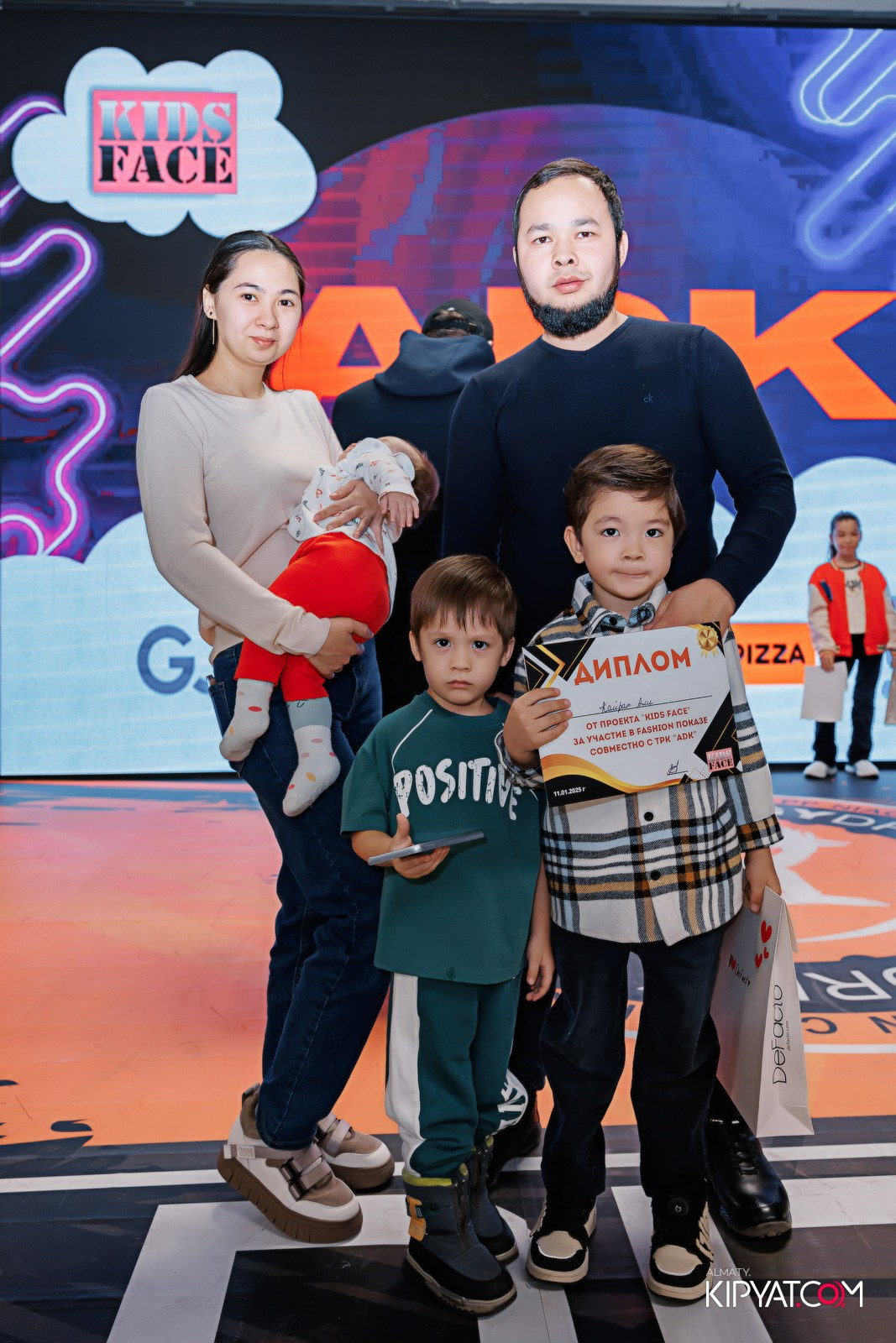 ДЕТСКИЙ МОДНЫЙ ПОКАЗ ОТ МОДЕЛЬНОГО АГЕНТСТВА «KIDSFACE». КИПЯТКОМ АЛМАТЫ!