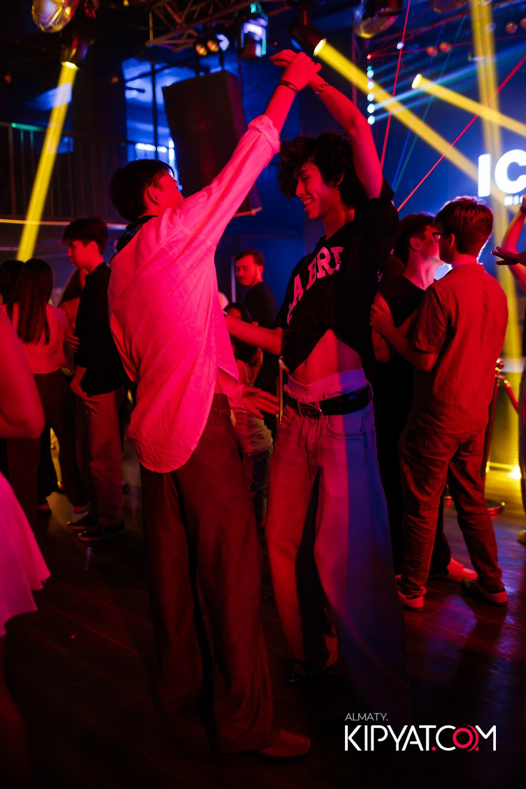 НОЧНОЙ КЛУБ ICON. КИПЯТКОМ АЛМАТЫ!