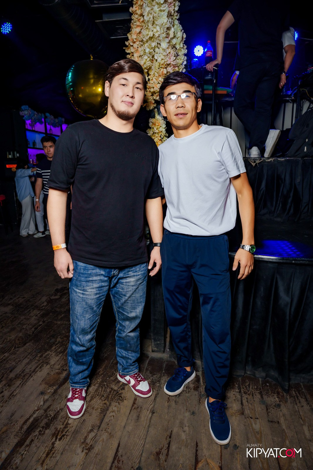 UYAT EMES BAR. КИПЯТКОМ АЛМАТЫ!