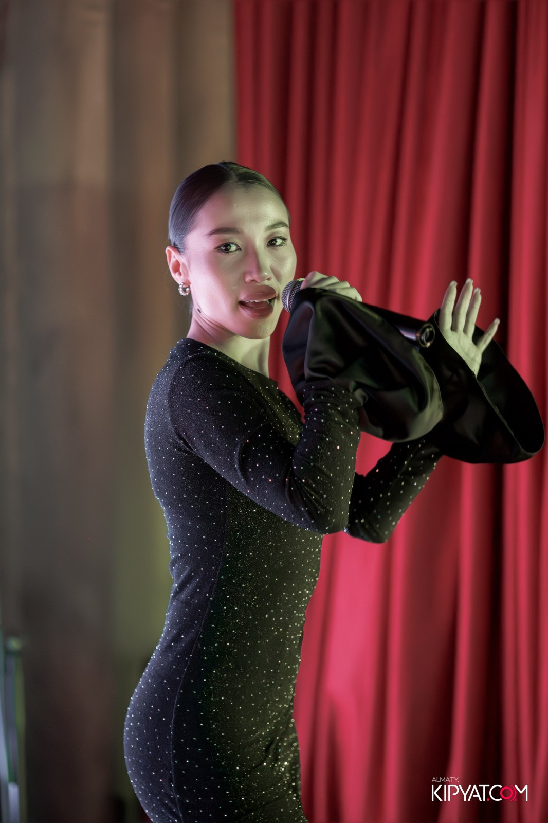 LAUREATE GRAND CAFÉ. КИПЯТКОМ АЛМАТЫ!