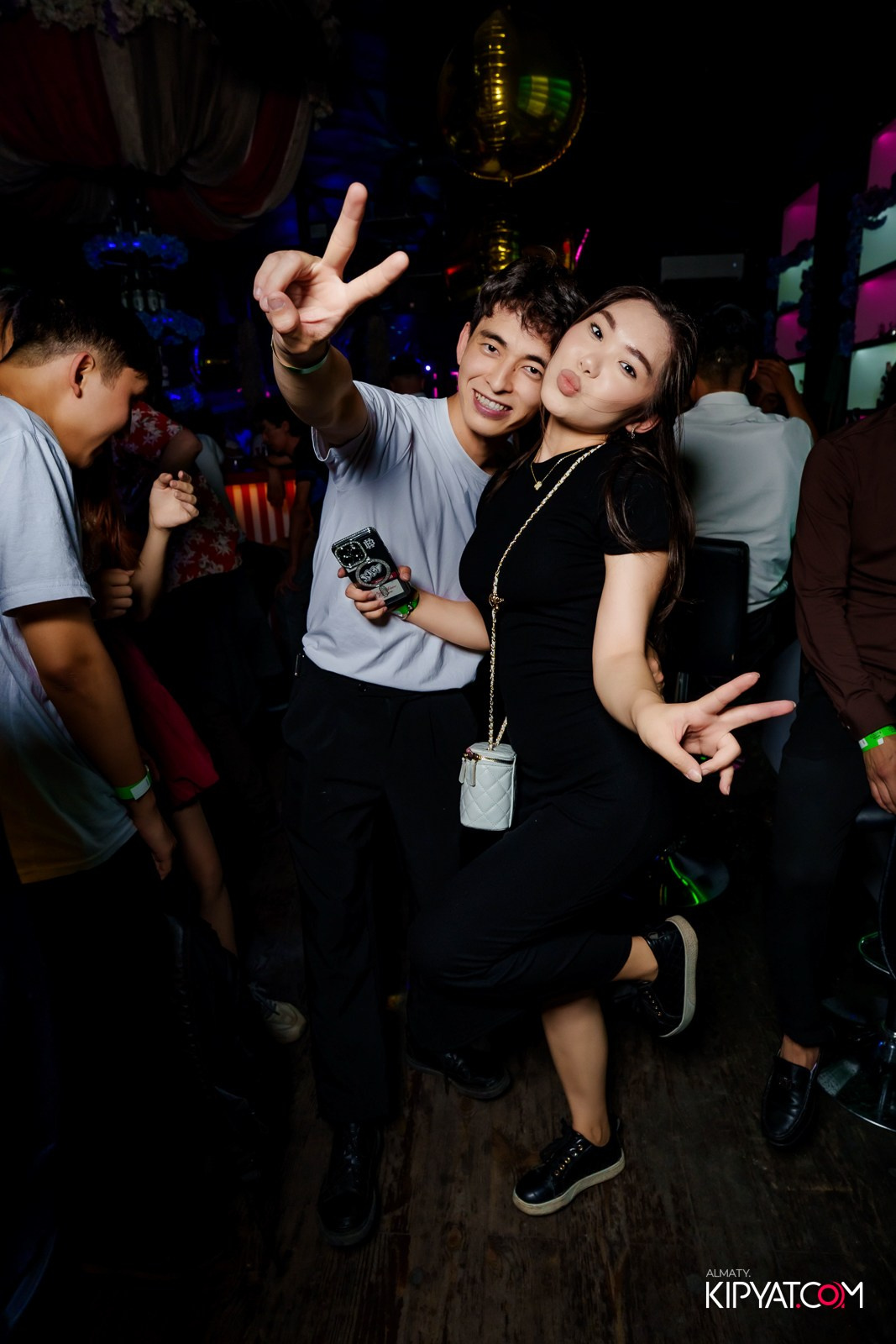 UYAT EMES BAR. КИПЯТКОМ АЛМАТЫ!