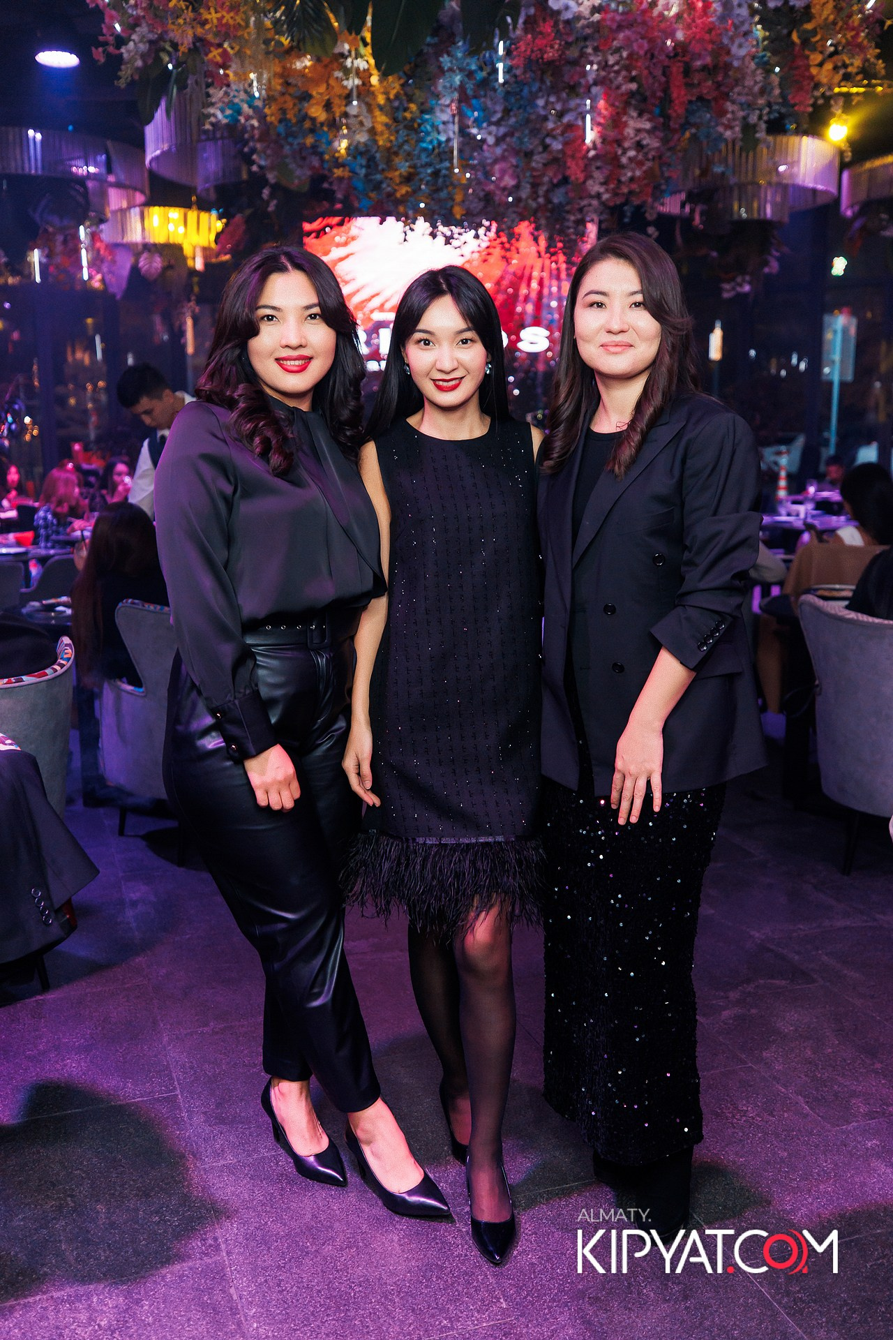 FRIENDS BAR & TERRACE. КИПЯТКОМ АЛМАТЫ! Фотосъемка мероприятий в Алматы